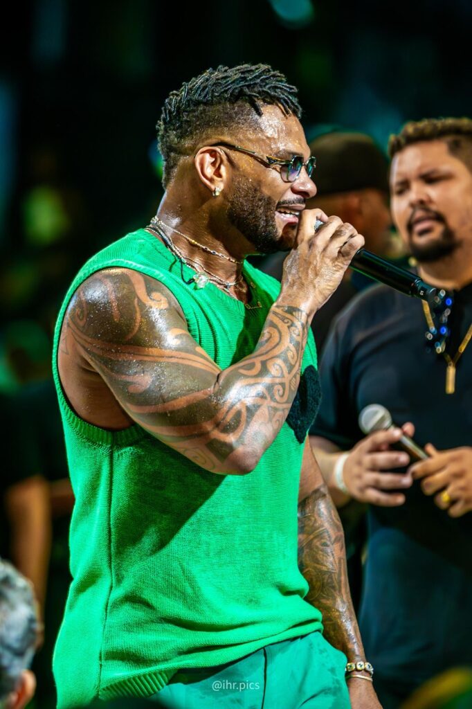 Tony Salles celebra primeiro carnaval em carreira solo com homenagem às suas raízes